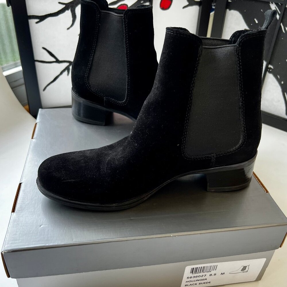 La Canadienne Hollinger Black Suede Waterproof Ankle Bootie Size 8.5